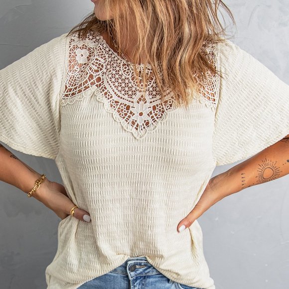 Tops - 💥Host Pick💥 New Flutter Sleeve Top